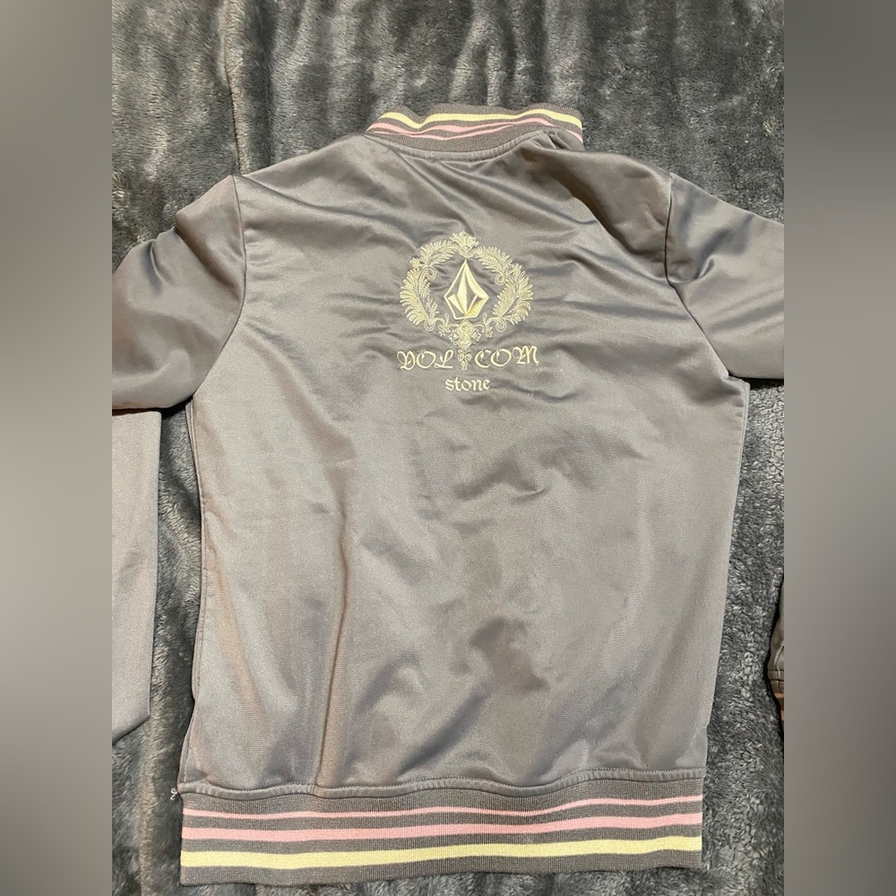 Vintage Volcom - Picture 2 of 6